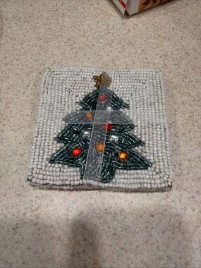 lola Beaded Holiday Coaster with Green Tree and Gold Accents